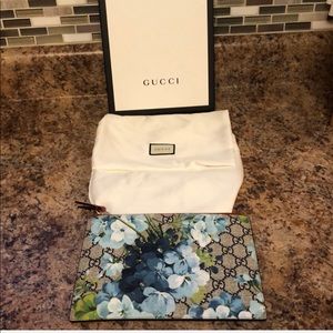 💥💥24 HOUR SALE! NWOT Gucci Blooms Pouch💥💥